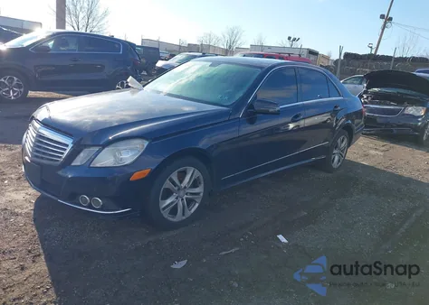 2011 Mercedes-Benz E 350 4Matic z USA, uszkodzony, nr VIN WDDHF8HB4BA411037